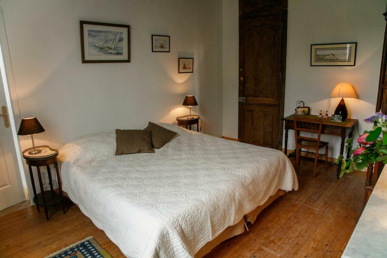 Bed & Breakfast Chateau Les Cedres Bretteville-l'Orgueilleuse Екстер'єр фото